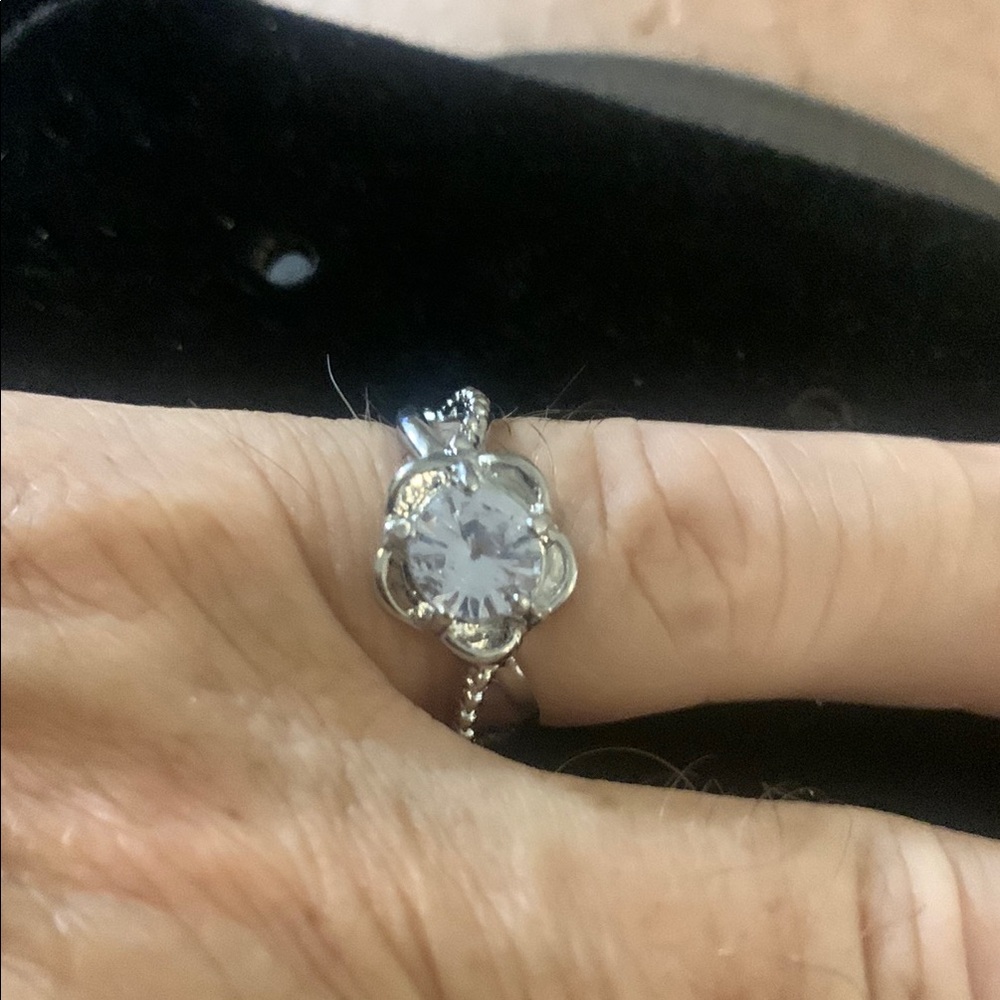 Elegant Silver Floral Ring with Cubic Zirconia Bogo